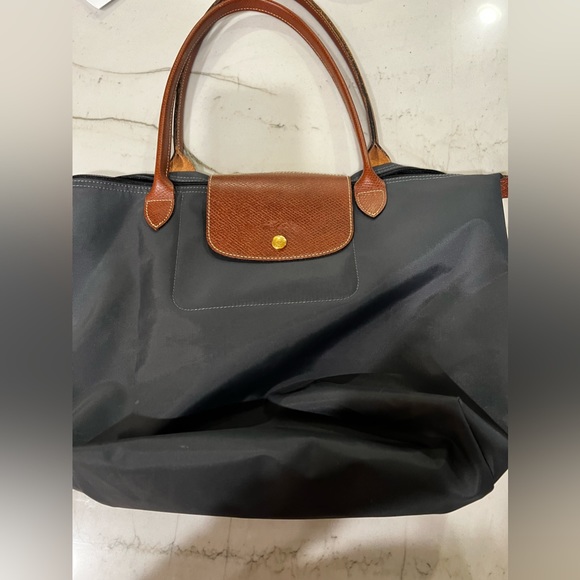 Longchamp Handbags - Longchamp authentic bag